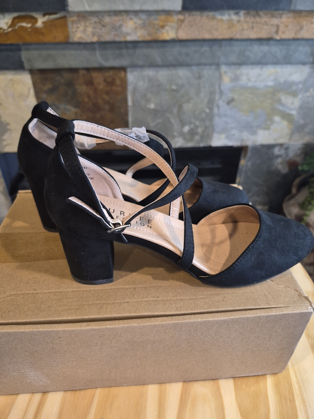Journee Collection Foster Women's Black Suede Block Heel Pumps - Picture 6 of 8